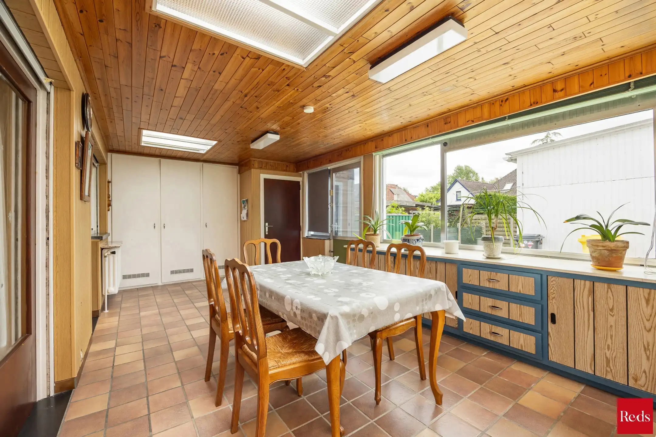  Halfopen bebouwing met tuin en garage foto 11