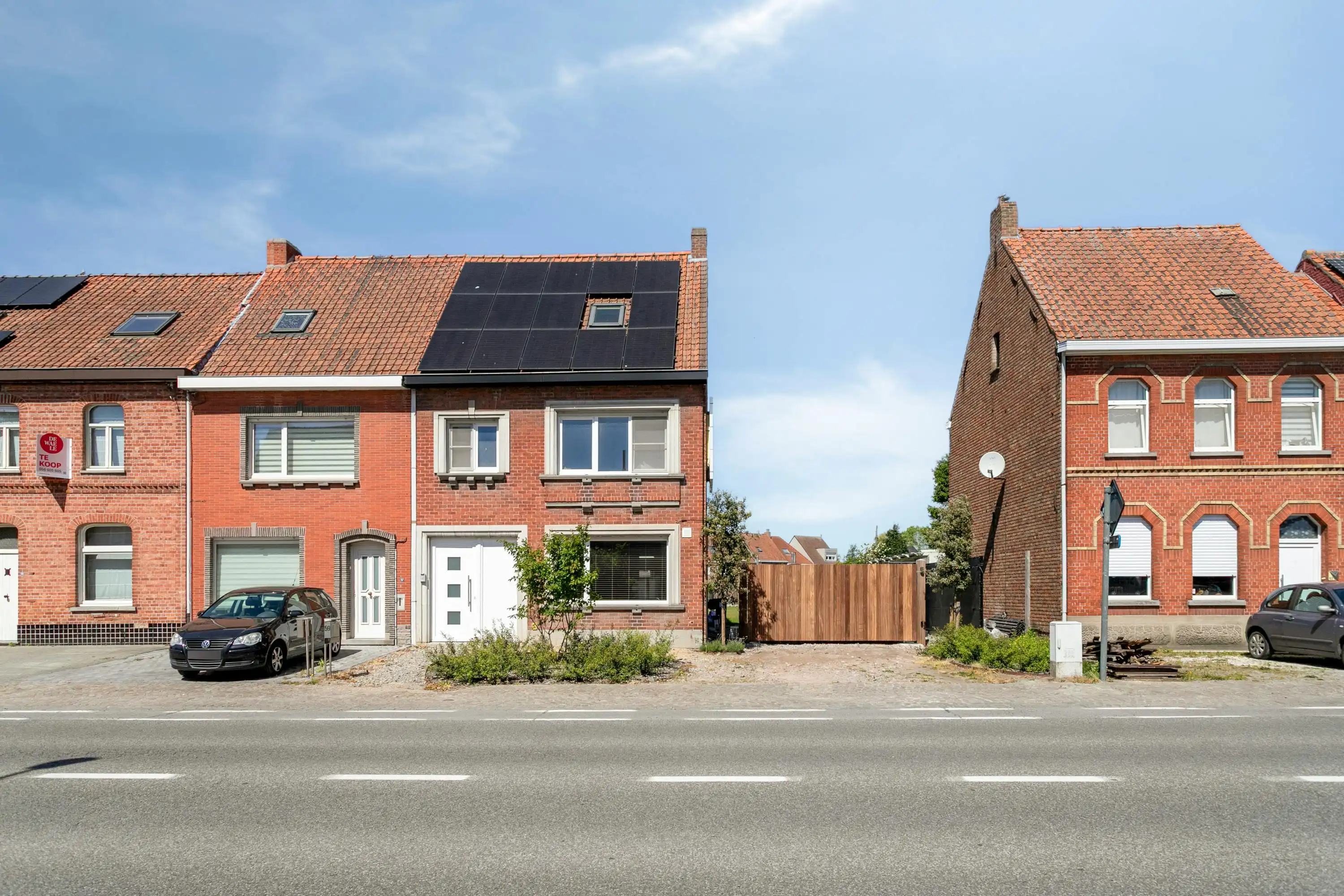 Volledig gerenoveerd huis te Waregem met aangename tuin foto 2