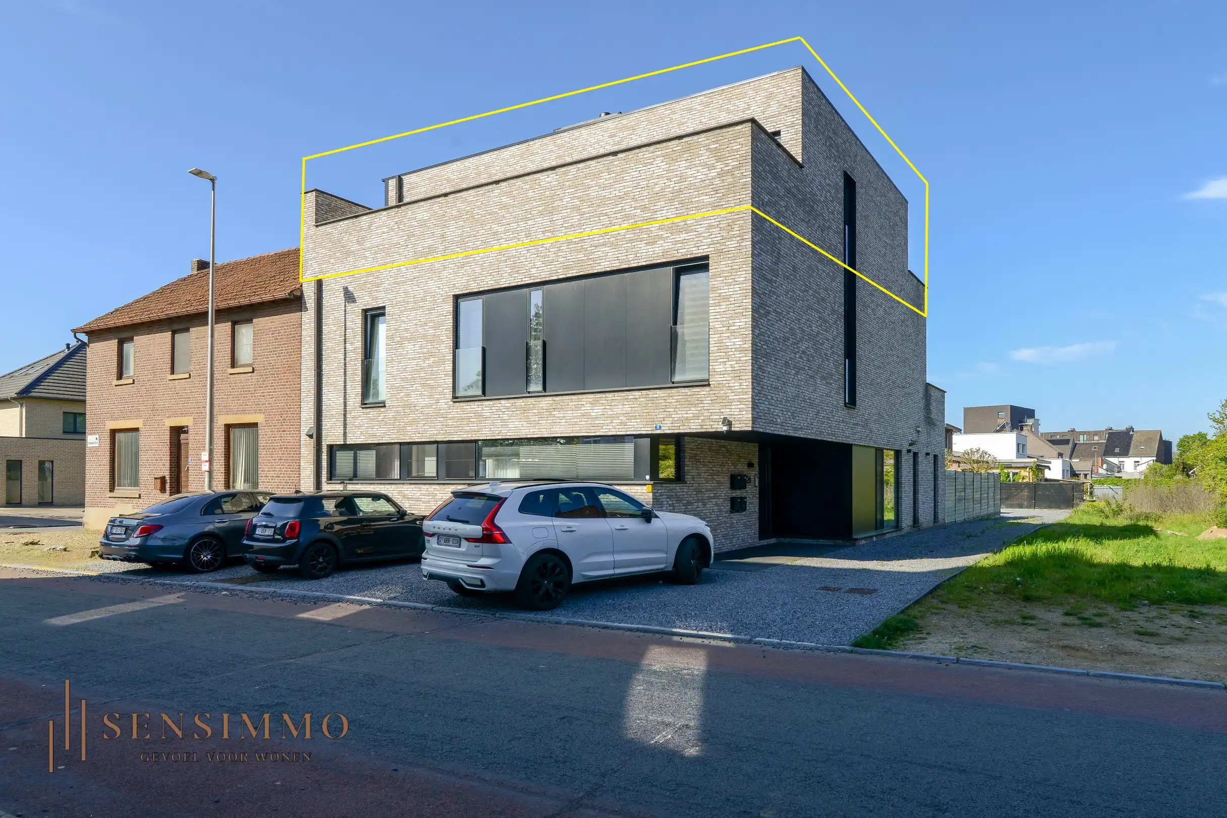 Instapklaar & energiezuinig 1-slaapkamerappartement met 2 terrassen en parking in Maasmechelen foto {{pictureIndex}}