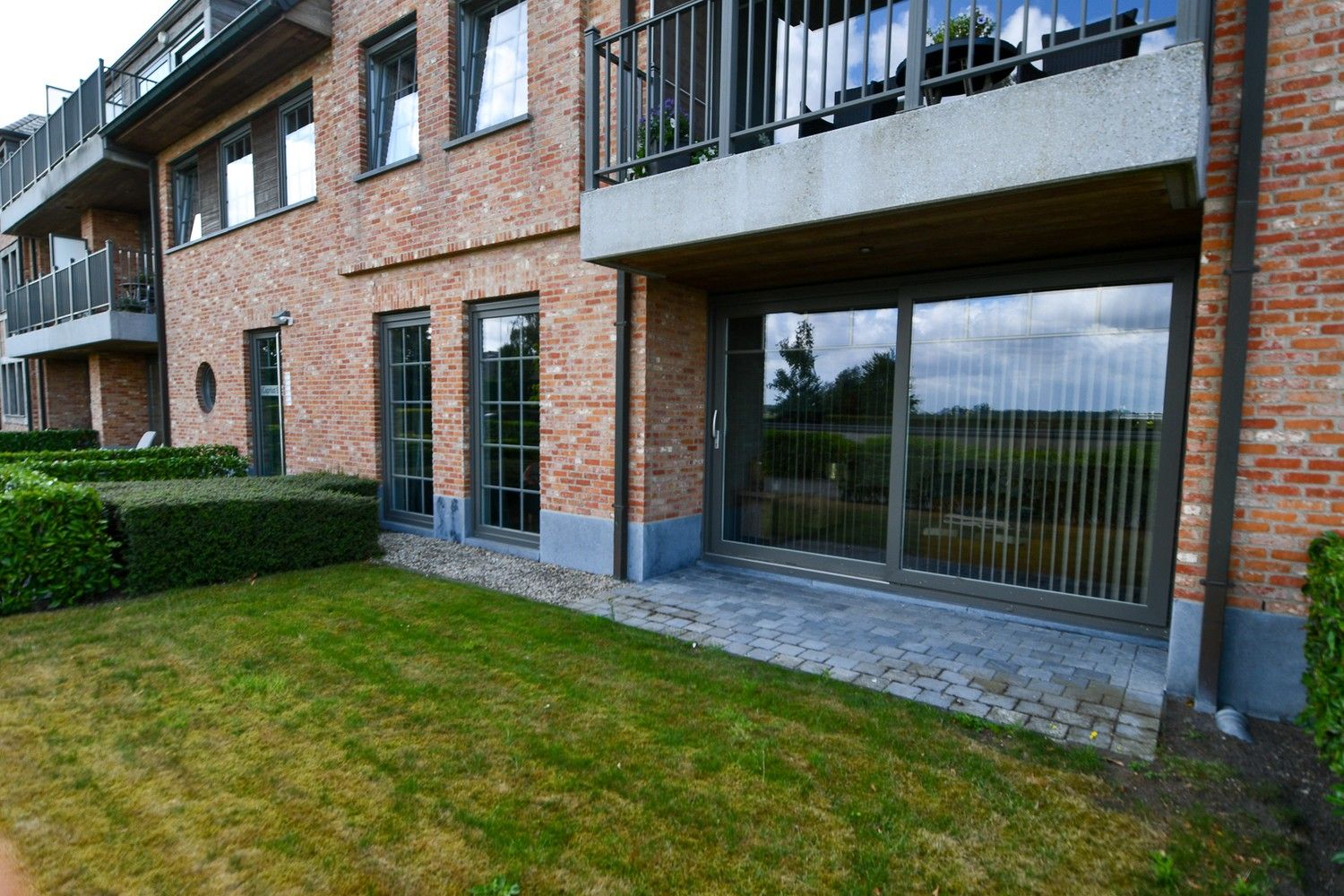Gelijkvloers appartement met 2 slaapkamers, 2 terrassen en verzicht over de velden foto 14