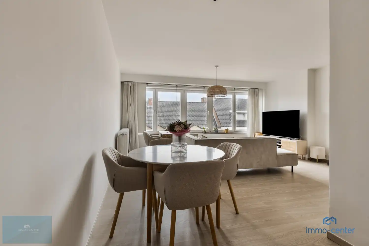 Instapklaar 2-slaapkamer appartement met vernieuwde keuken en badkamer in het hart van Genk foto 5