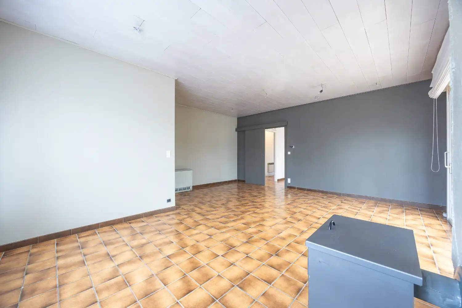 Te renoveren bungalow met potentieel in Jabbeke foto 2