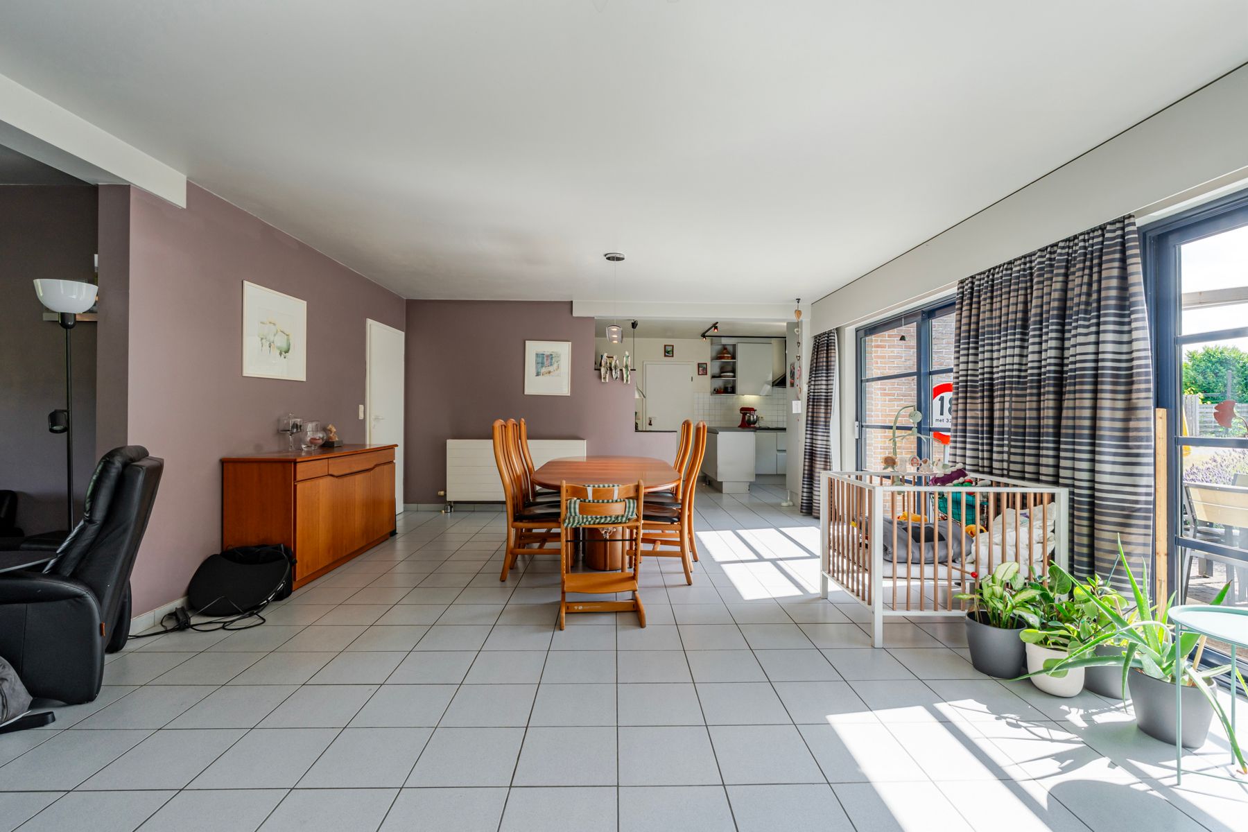 Vrijstaande gezinswoning met 3 slaapkamers, garage en tuin foto 4