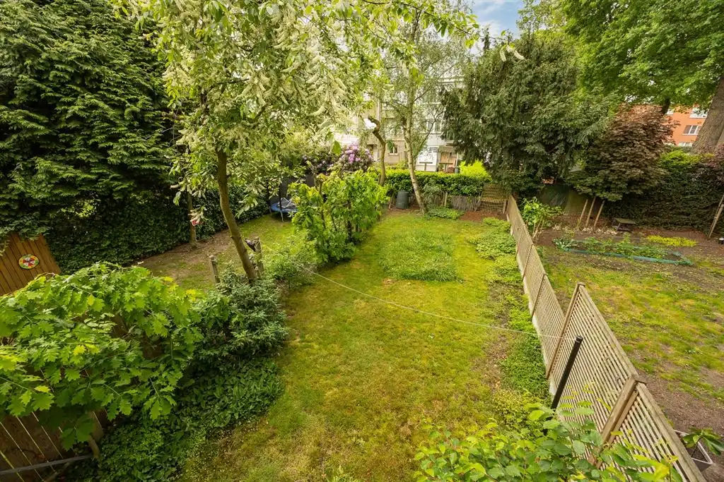 Ruime bel-étage woning vlakbij Rivierenhof foto 4