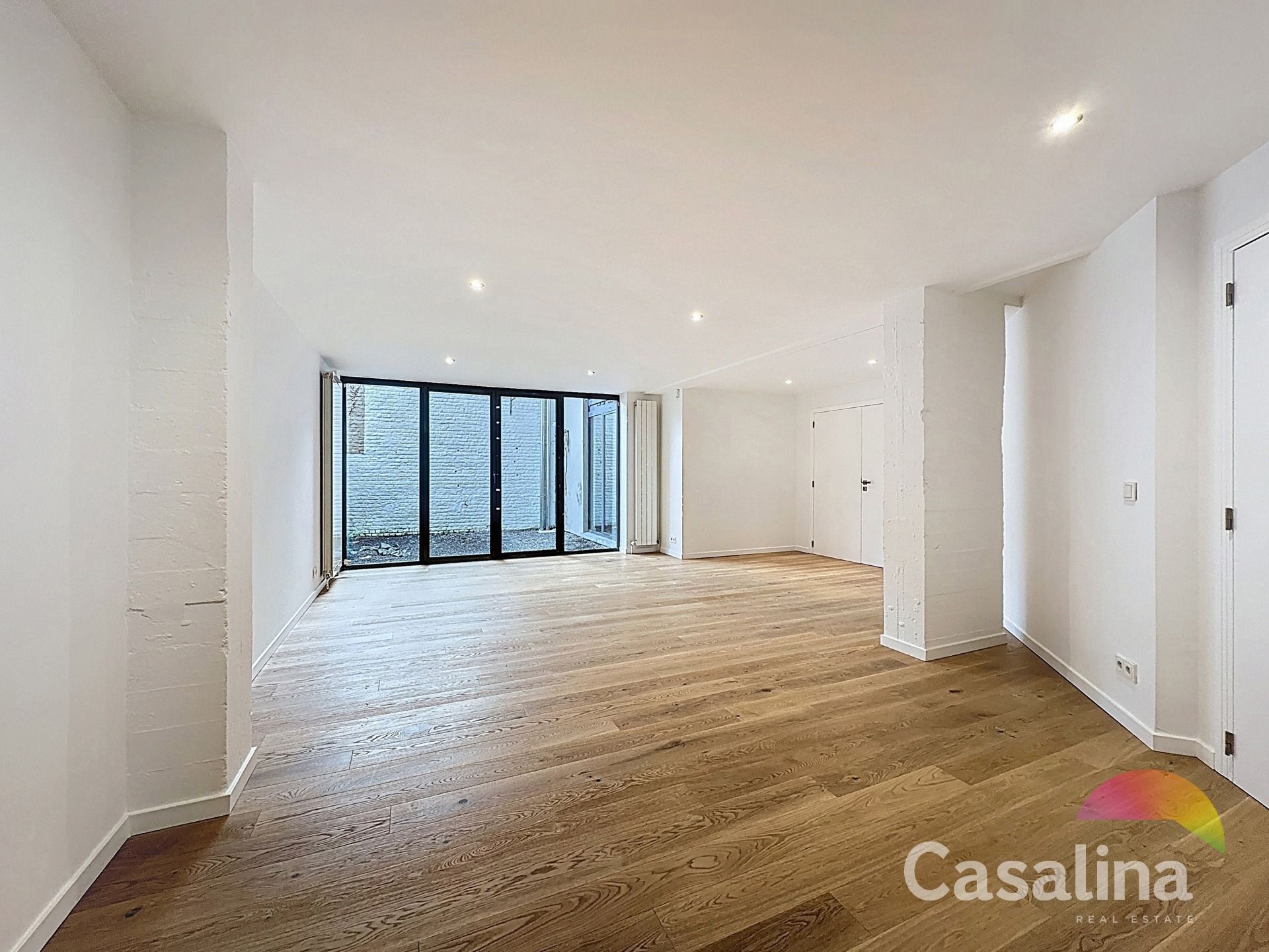 Loft van 281 m² met tuin foto 8