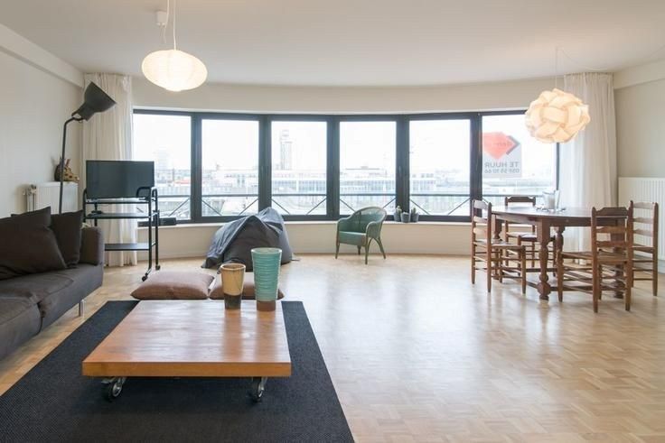 Instapklaar appartement met prachtig zicht op de Visserskaai te Oostende! foto 2