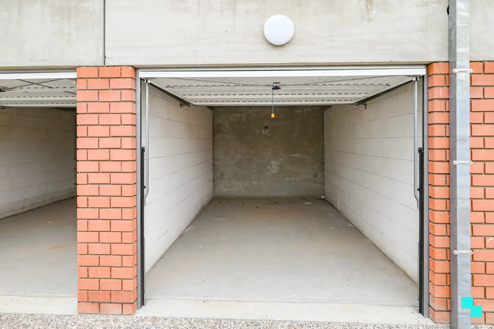 Garageboxen op centrale ligging in Izegem foto 2