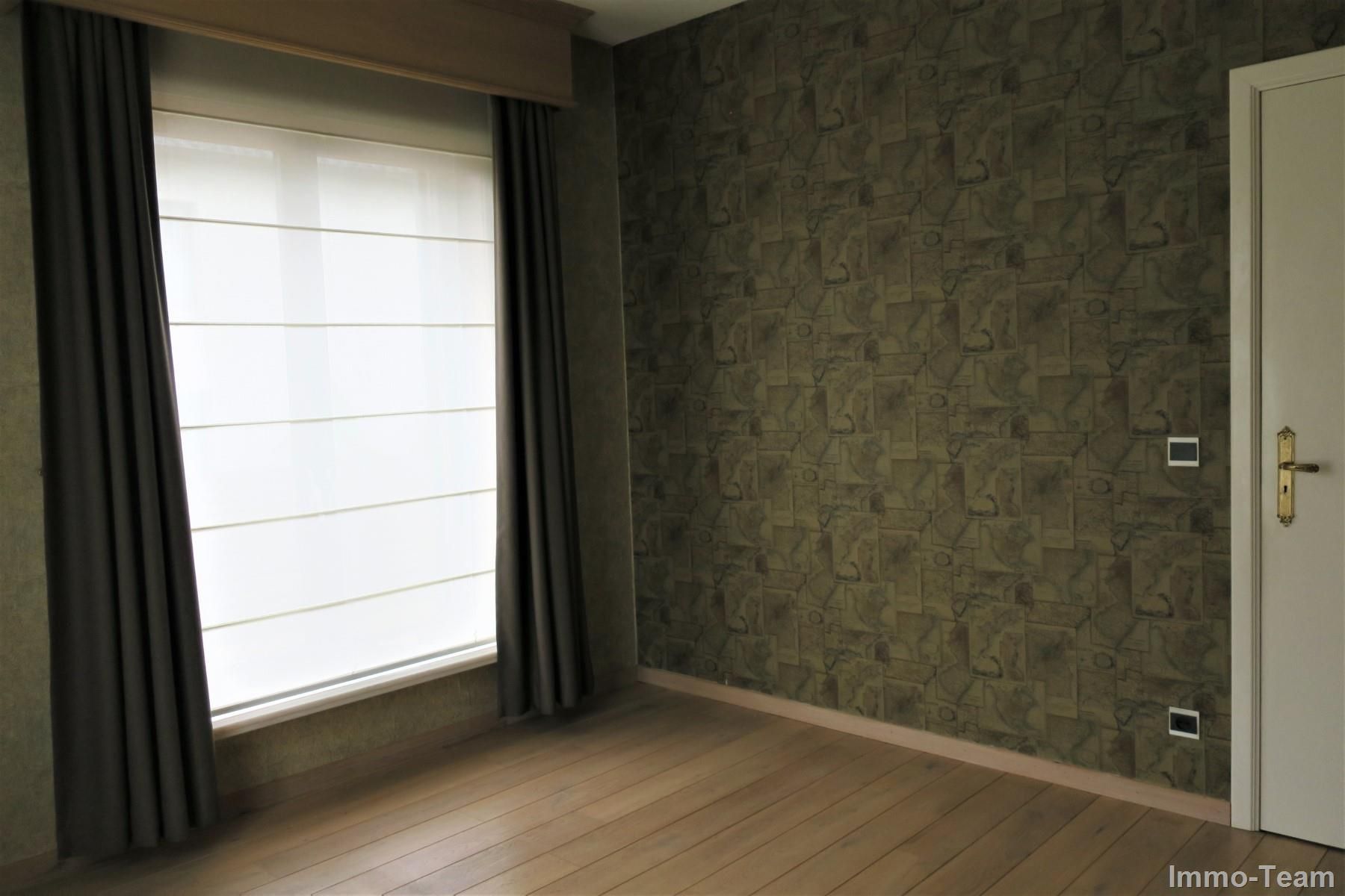 Robuuste karaktervolle woning met loods en weide  foto 8