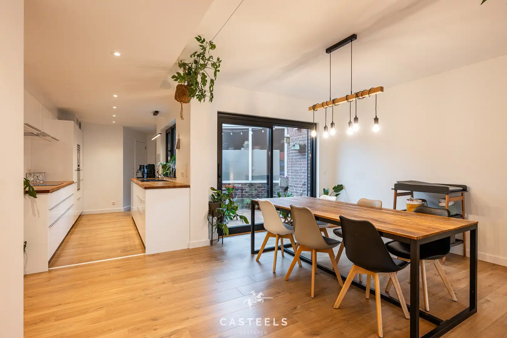 Recent gerenoveerde woning met garage in Gentbrugge foto 5