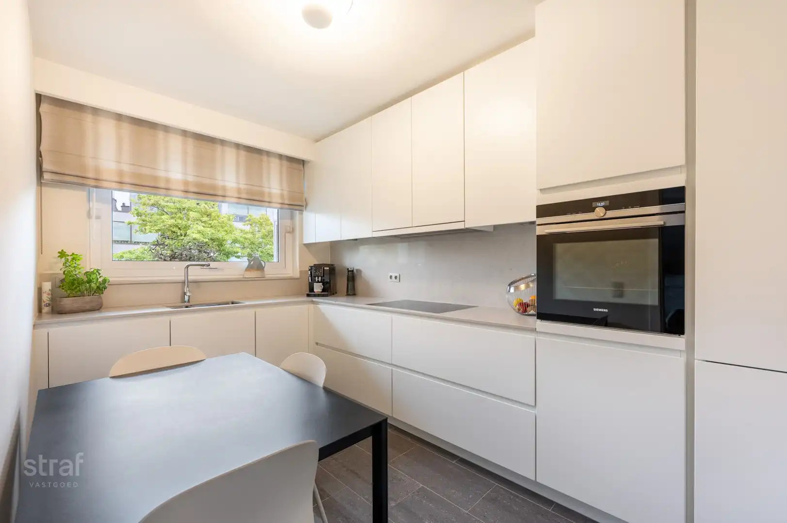 Smaakvol gerenoveerd doorloopappartement met 3 slaapkamers foto 5
