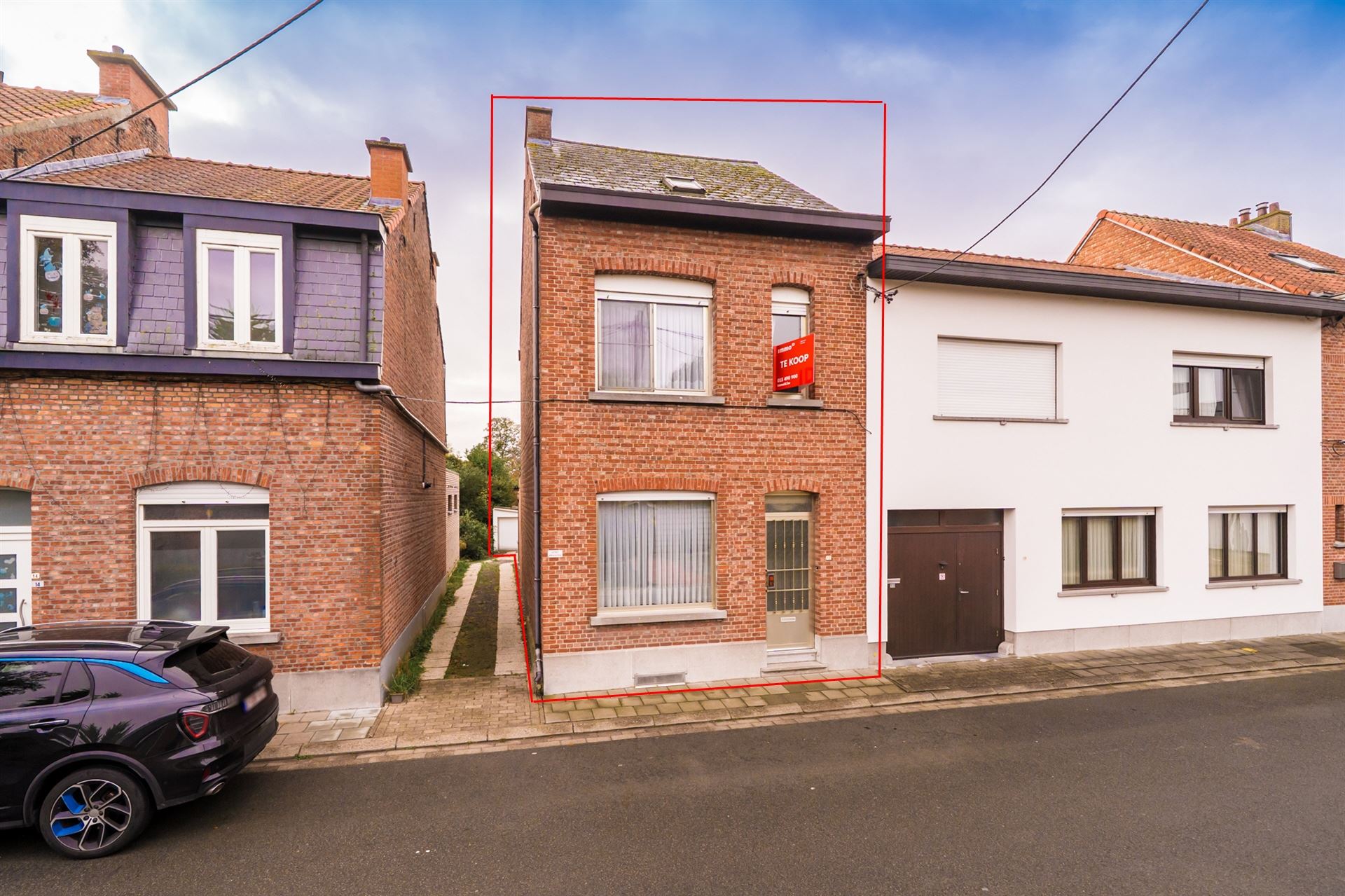 Hoofdfoto van de publicatie: Te renoveren gezinswoning met veel opslagruimte!