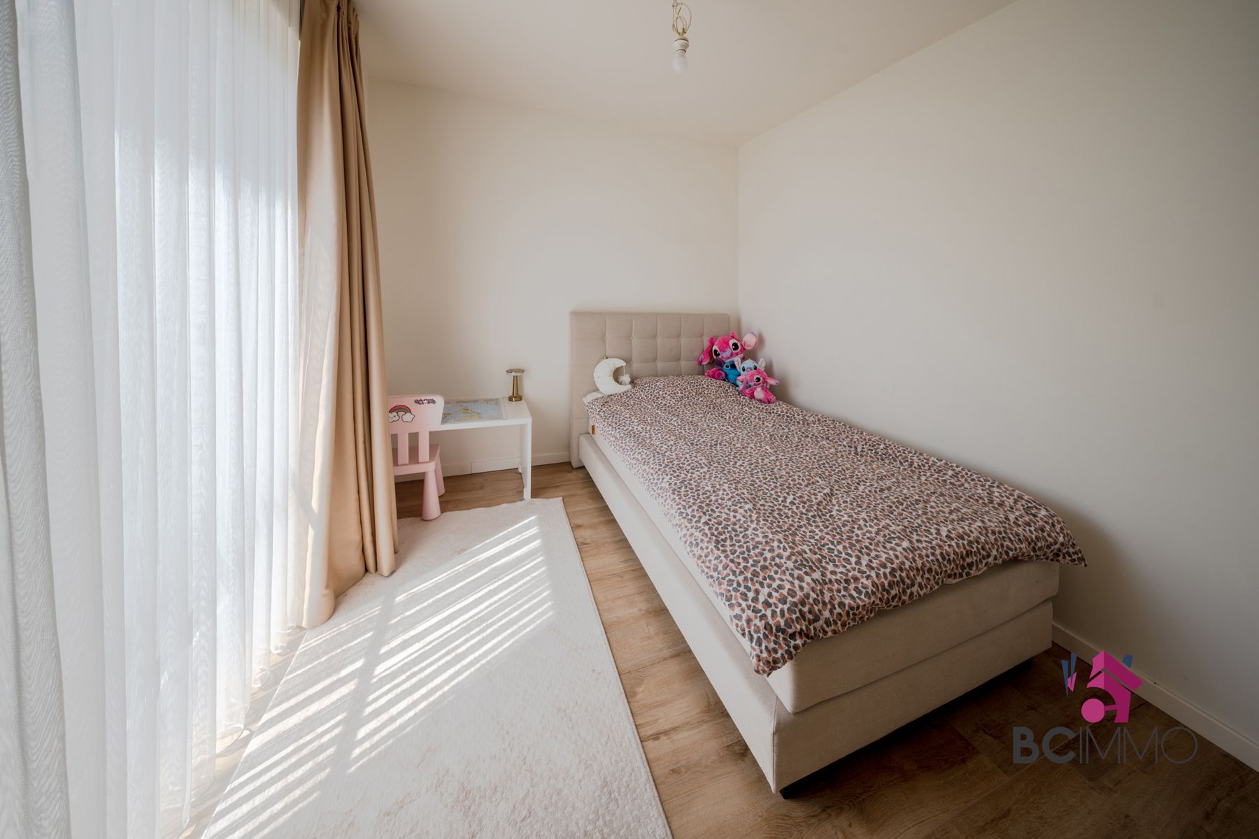 Ruime gezinswoning met 5 slaapkamers en een mooie tuin foto 10