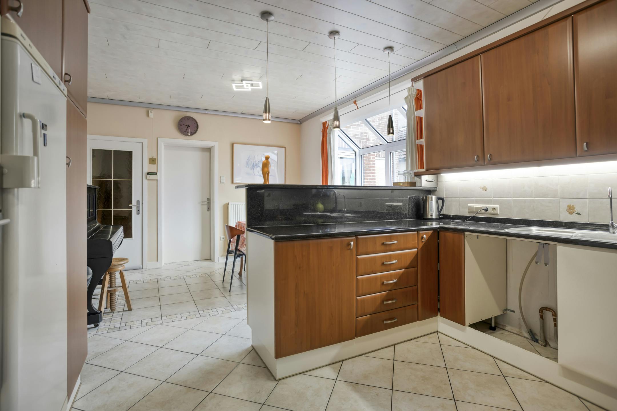 Riante, goed onderhouden woning te koop op verbindingsweg in Dilsen foto 6