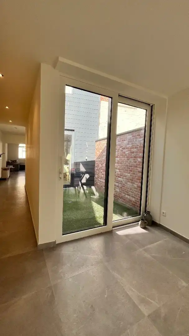 Grote woning met inpandig terras, 3 kamers, tuin,... foto 8