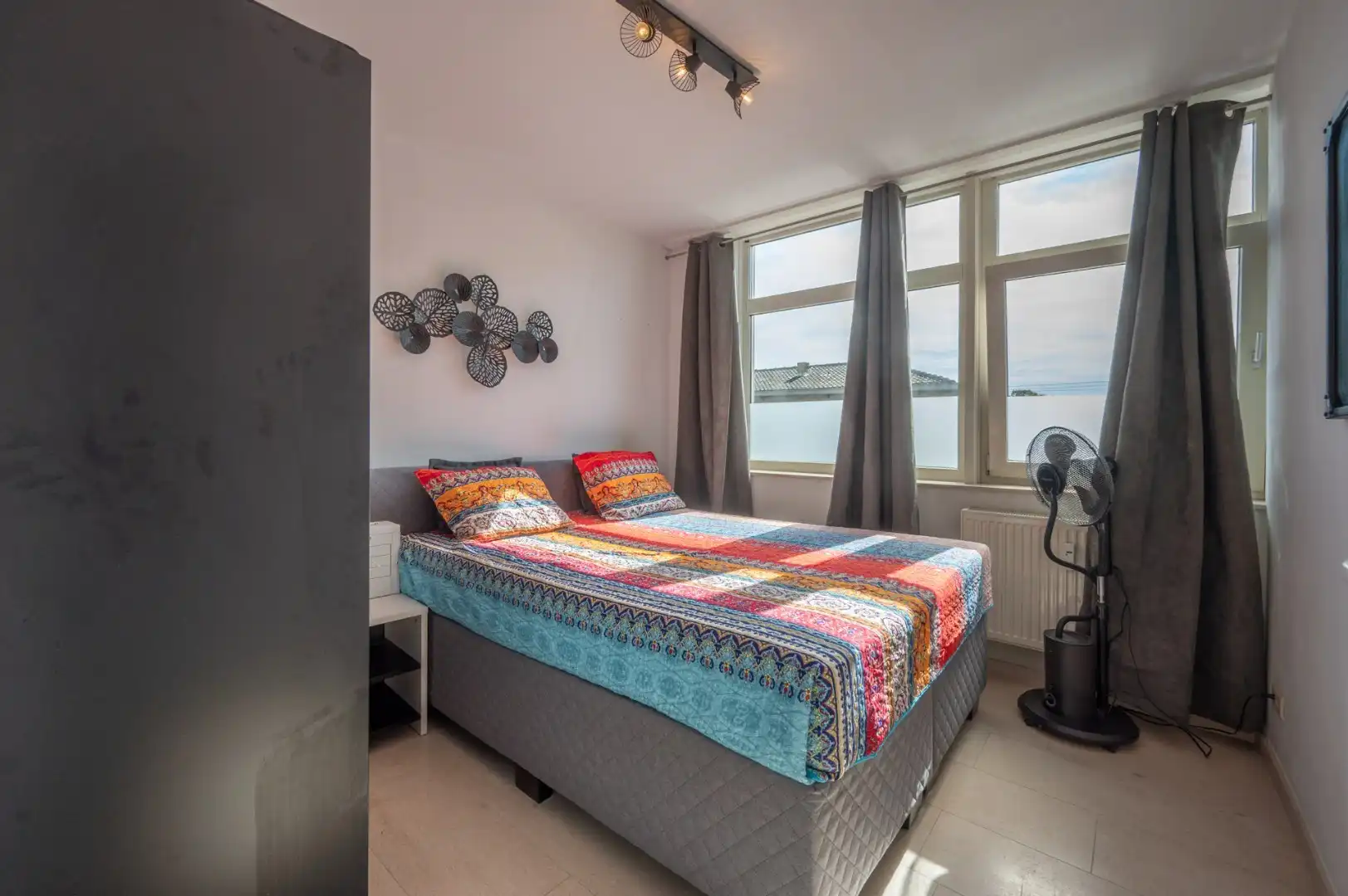 Gerenoveerd appartement met 4 slpks. op de Zeedijk foto 22