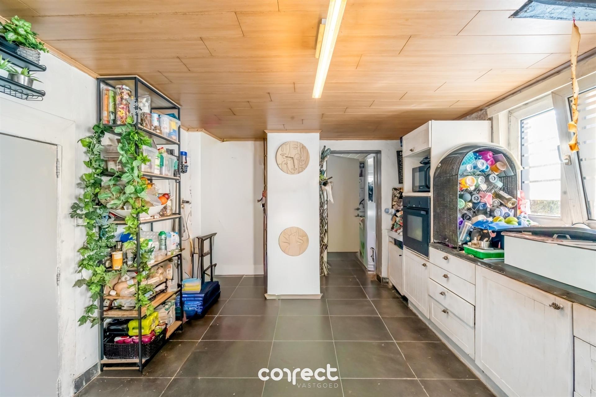 Op te frissen woning met weiland.    foto 5