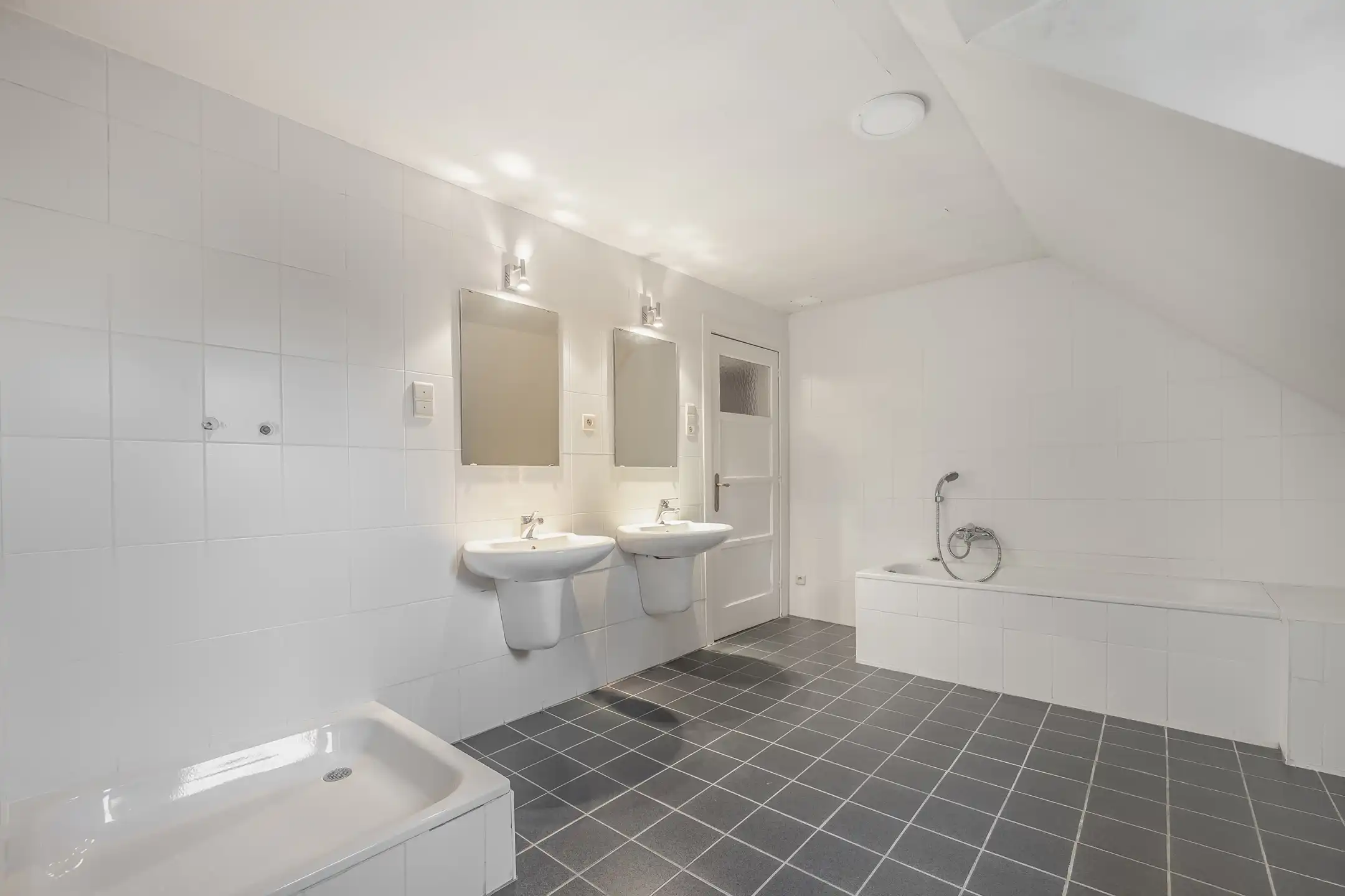 Stijlvolle villa met zwembad en uitzonderlijk potentieel foto 20