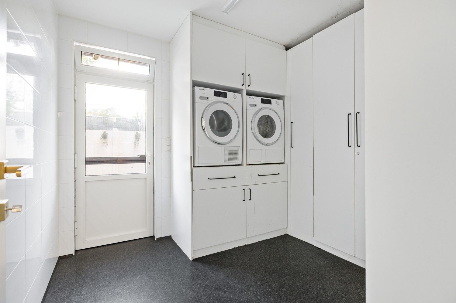 Gerenoveerde bel-étage met 4 slaapkamers en tuin in Deurne. foto 3