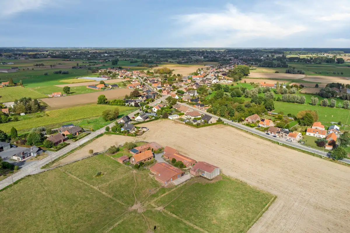 Authentieke hoeve met bijgebouwen in Baliebrugge op een oppervlakte van 7937 m² foto 3