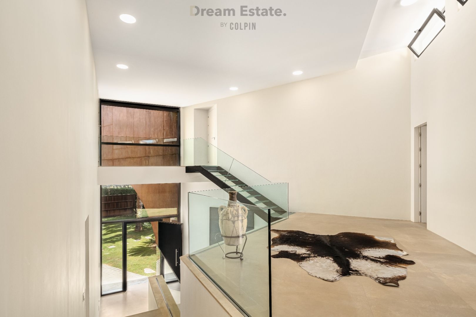 Deze uniek en ultramoderne villa is gelegen te La Reserva De Alcuzcuz, Benahavis. foto 8