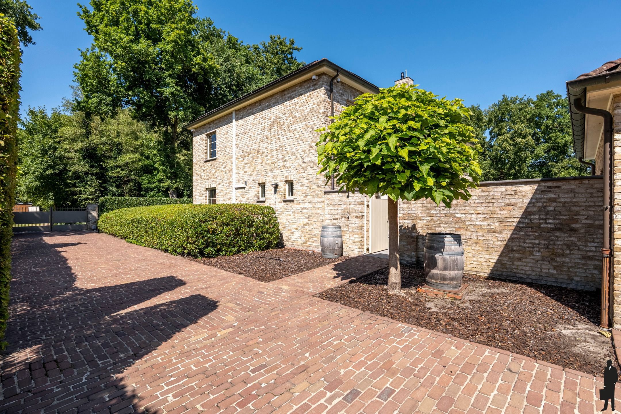 Uitzonderlijk gelegen, recente villa op domein van ca. 2ha  foto 31