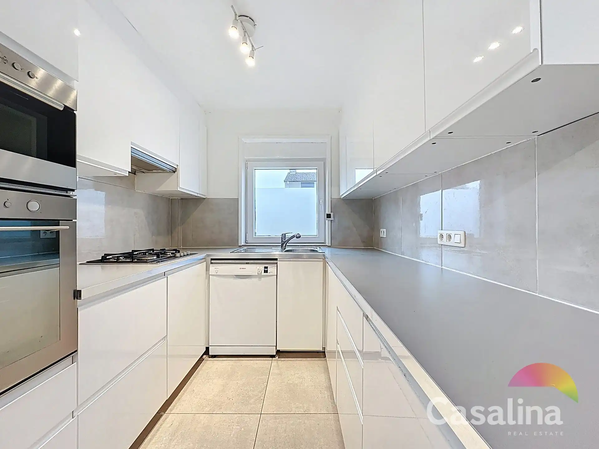 Woning met 3 slaapkamers + bureau van 133 m² met tuin foto 5