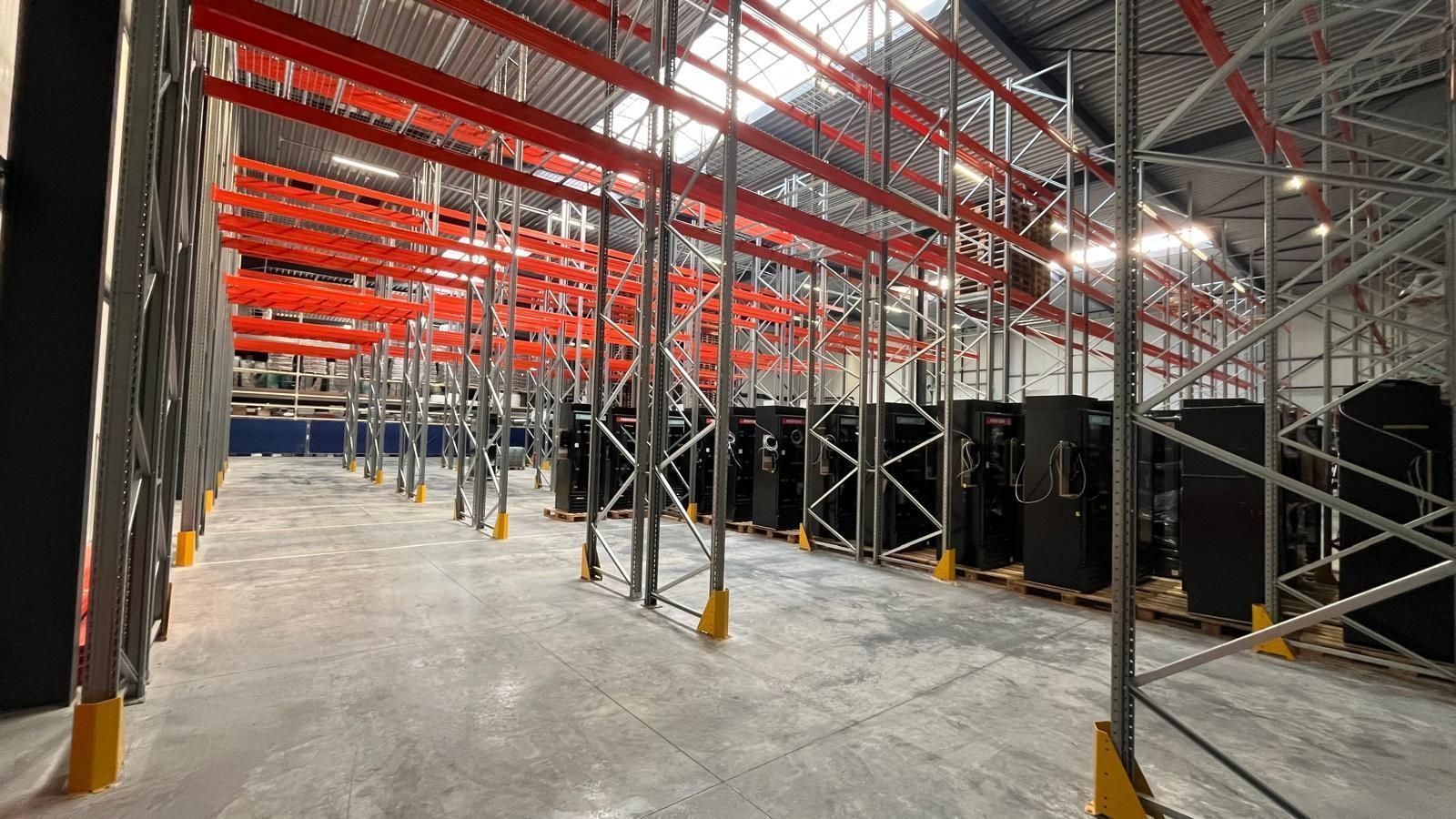 Loods met kade foto 6