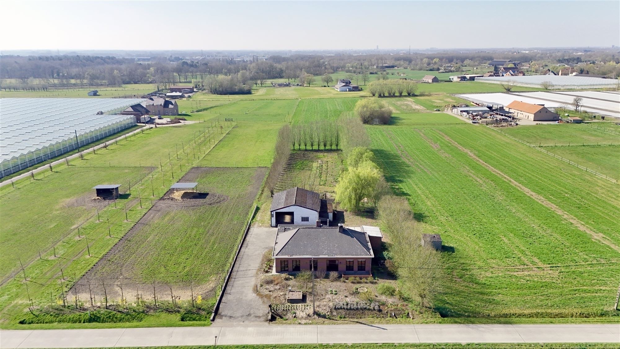 Op te frissen woning met loods te Koningshooikt foto 18