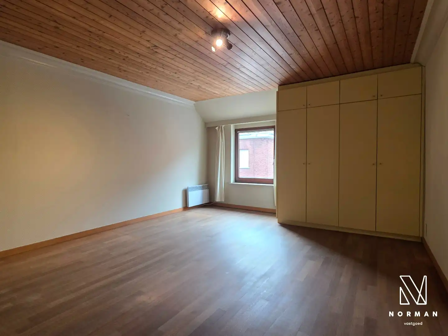 Ruime woning met inpandige garage en 3 slks op een prachtig perceel van 1218 m². foto 10