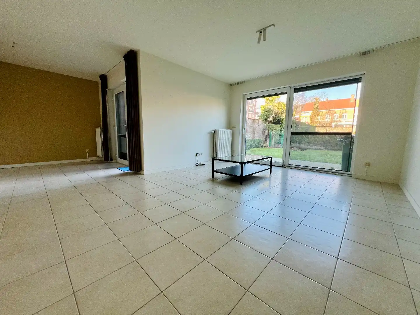 Gelijkvloersapp. met 2 slpks, terras, tuin en  autostaanplaats  foto 3