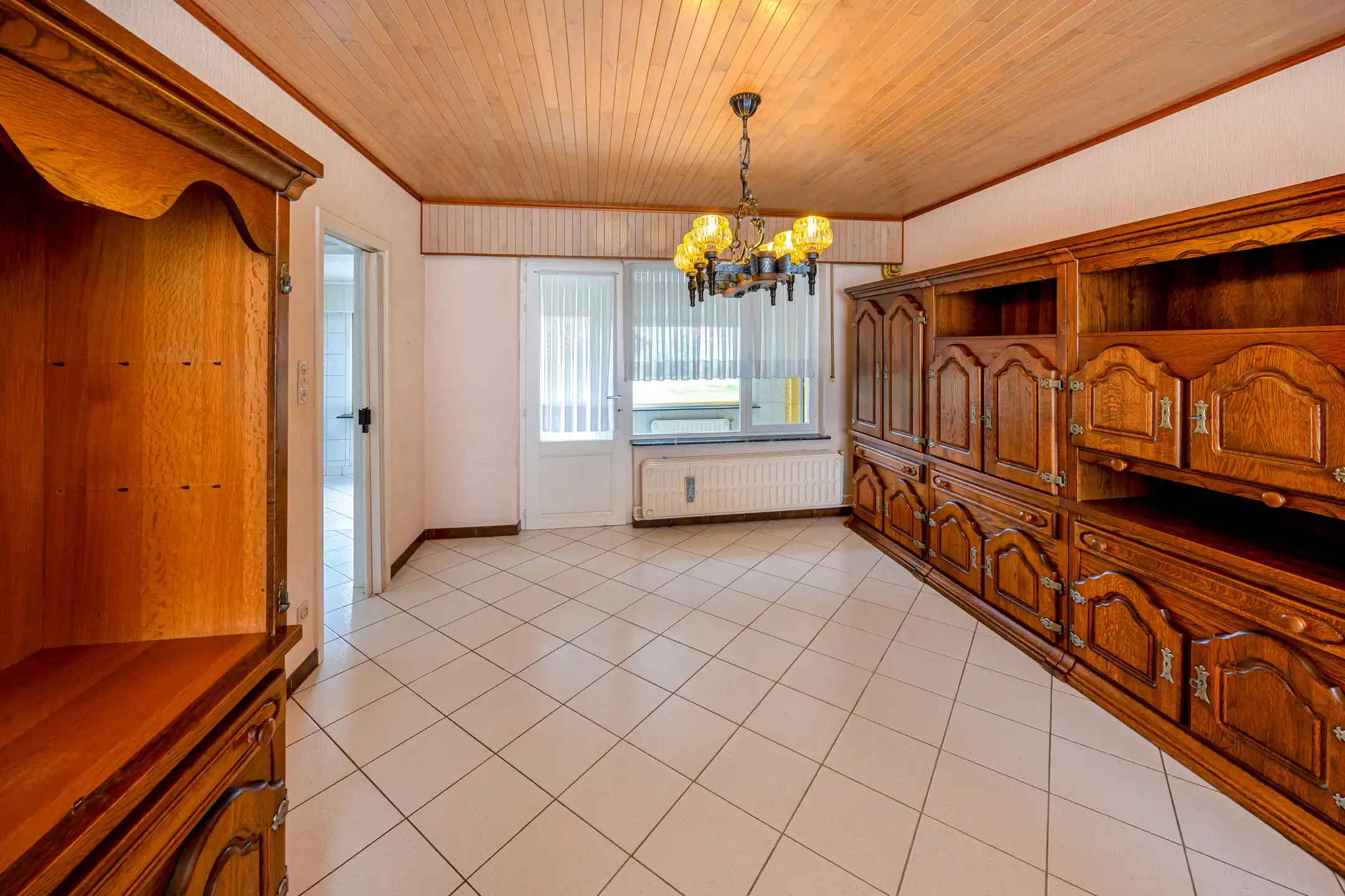 Te moderniseren HOB met garage en tuin foto 10