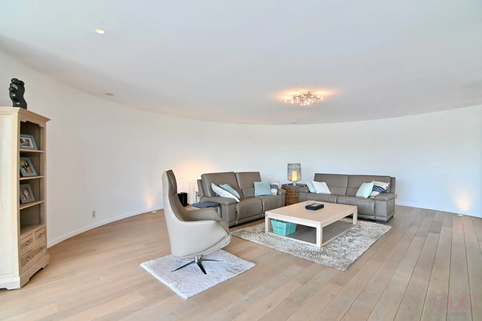 Handelspand op commerciële locatie met  luxueuze penthouse tussen de boomgaarden foto 23