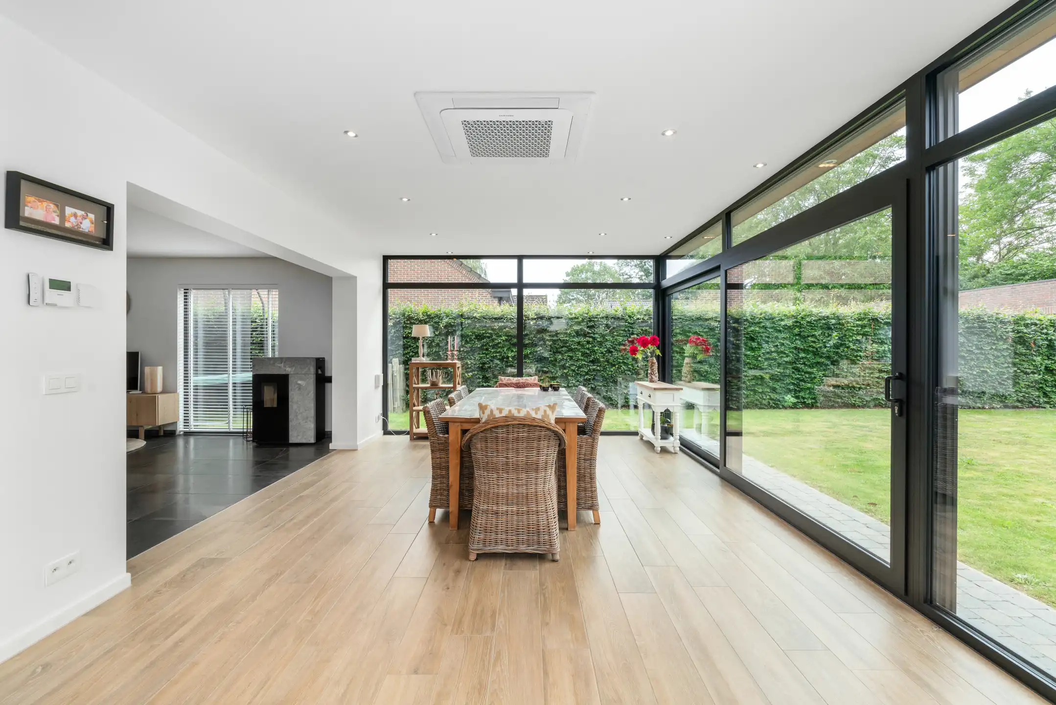 Moderne en lichtrijke huurwoning met 4 slaapkamers te Brecht foto 9