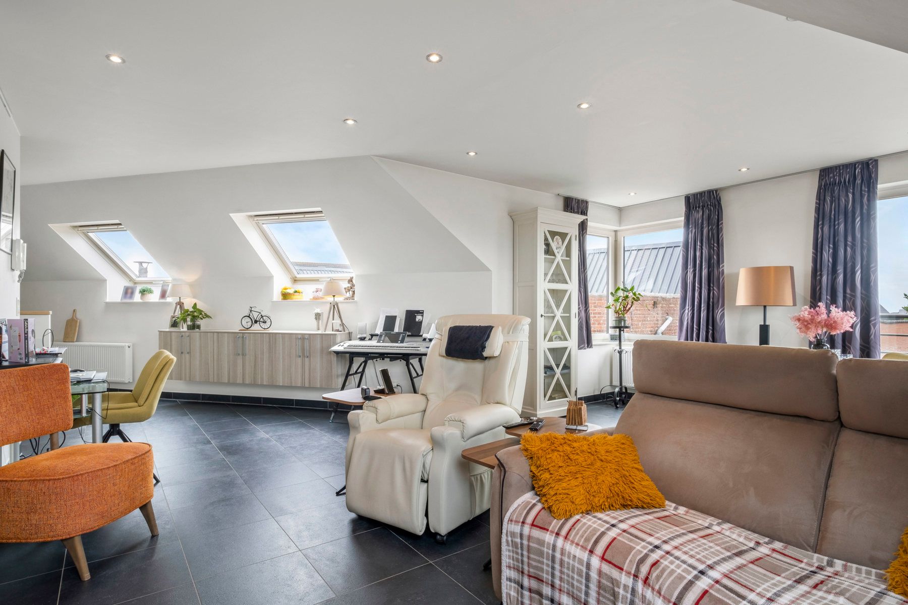 Ruim appartement te Aartrijke foto 11