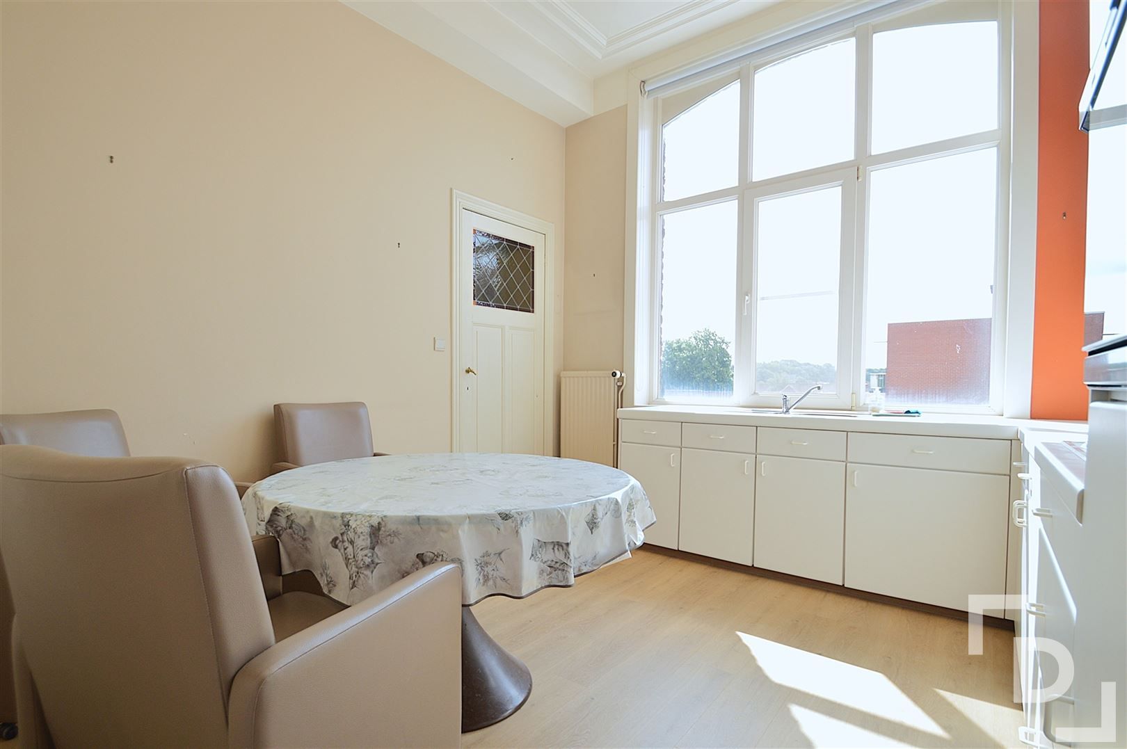 Ruim appartement op toplocatie in Ieper. foto 15