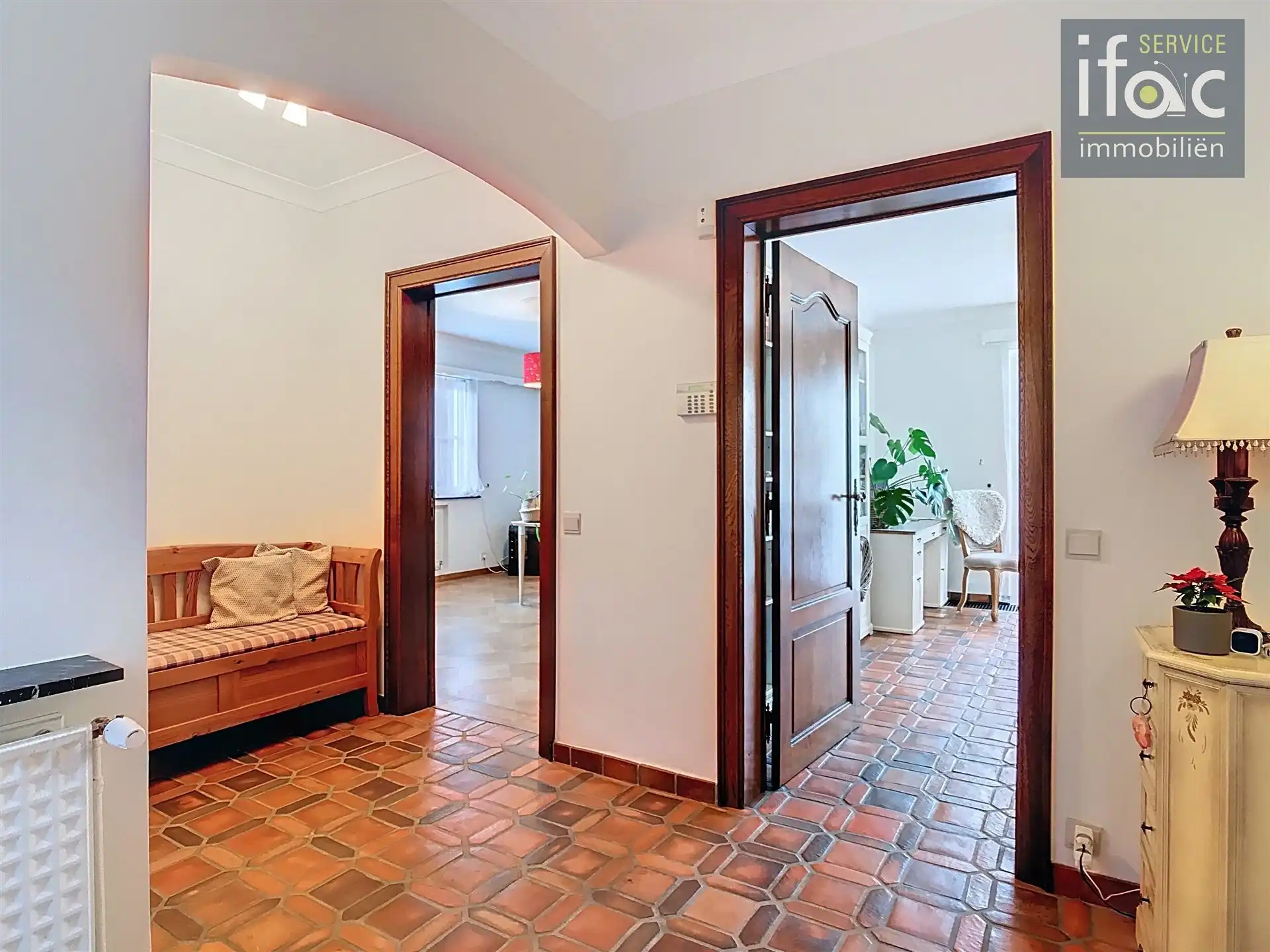 Villa met 4 slaapkamers en tuin foto 2