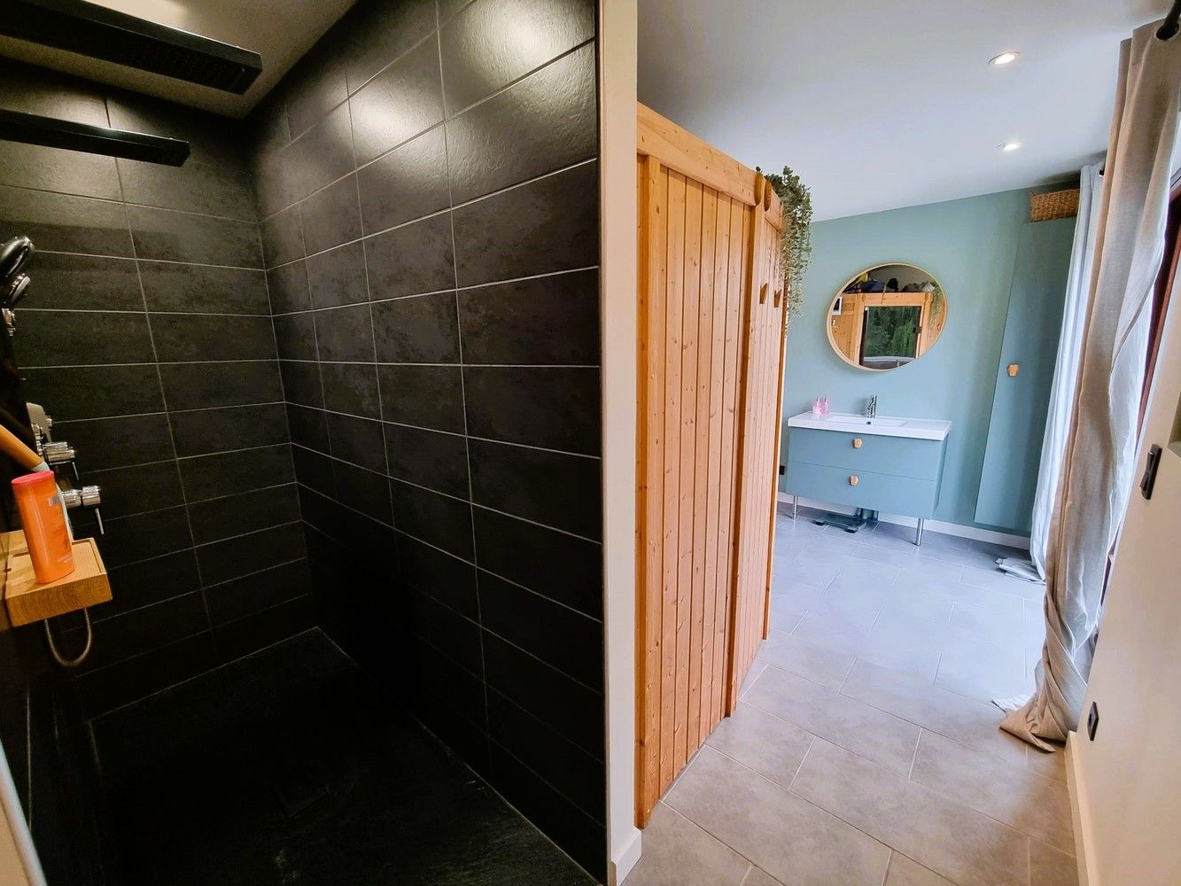 Zeer ruime woning, 5 slaapkamers, 2 badkamers gelegen op 12 are in een rustige straat foto 14