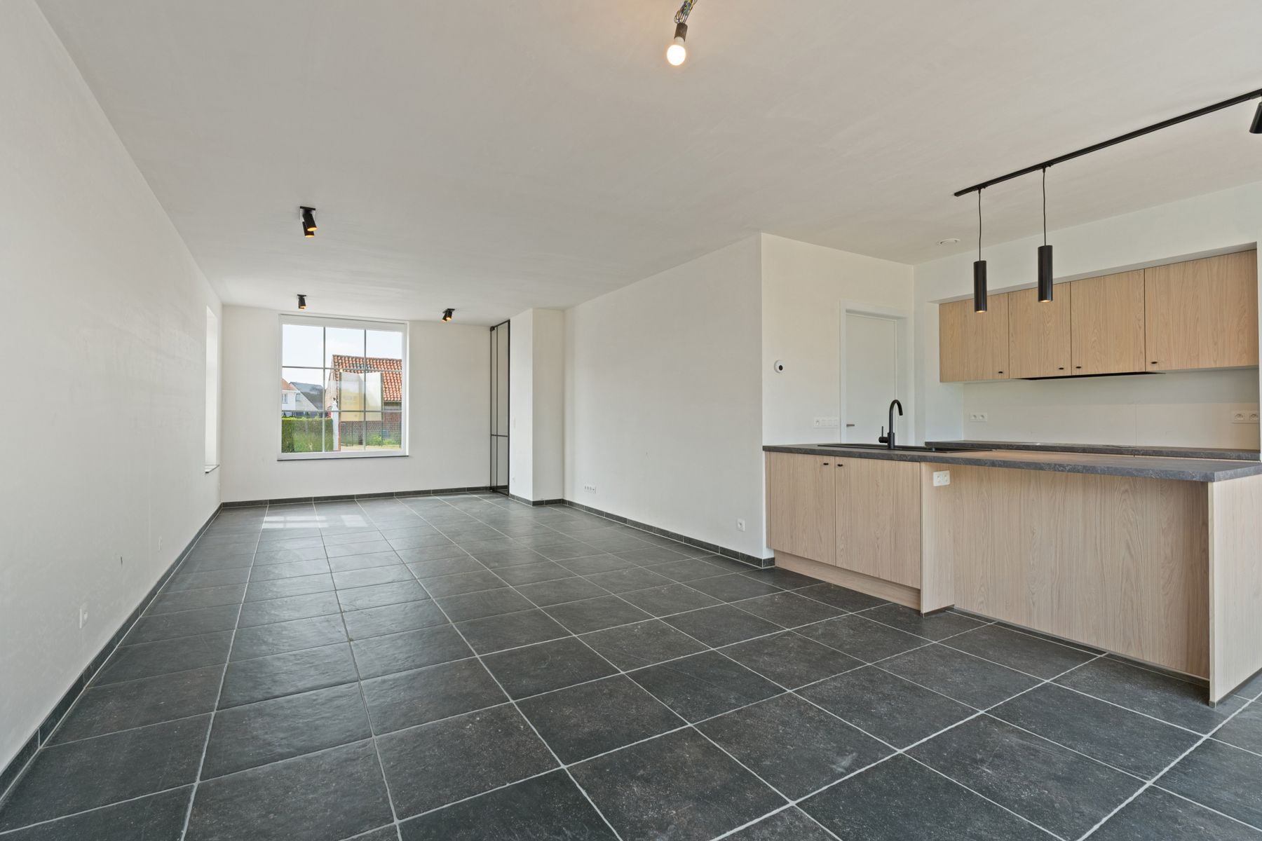 Landelijke, halfopen woning foto 5