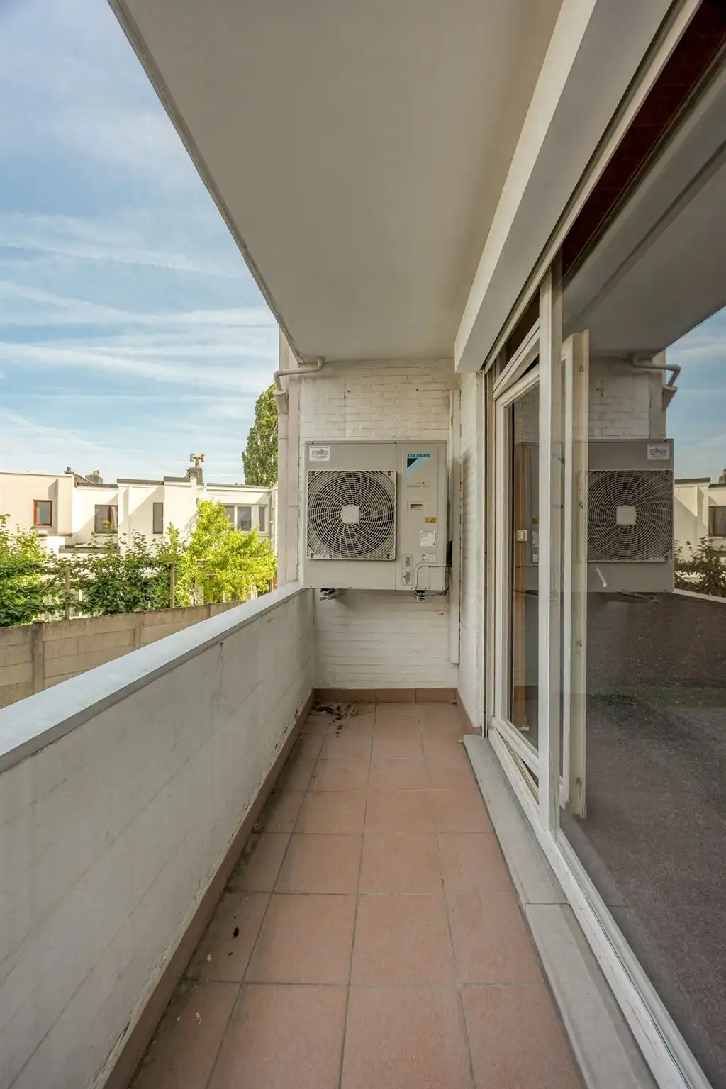 te renoveren appartement met twee slaapkamers foto 12