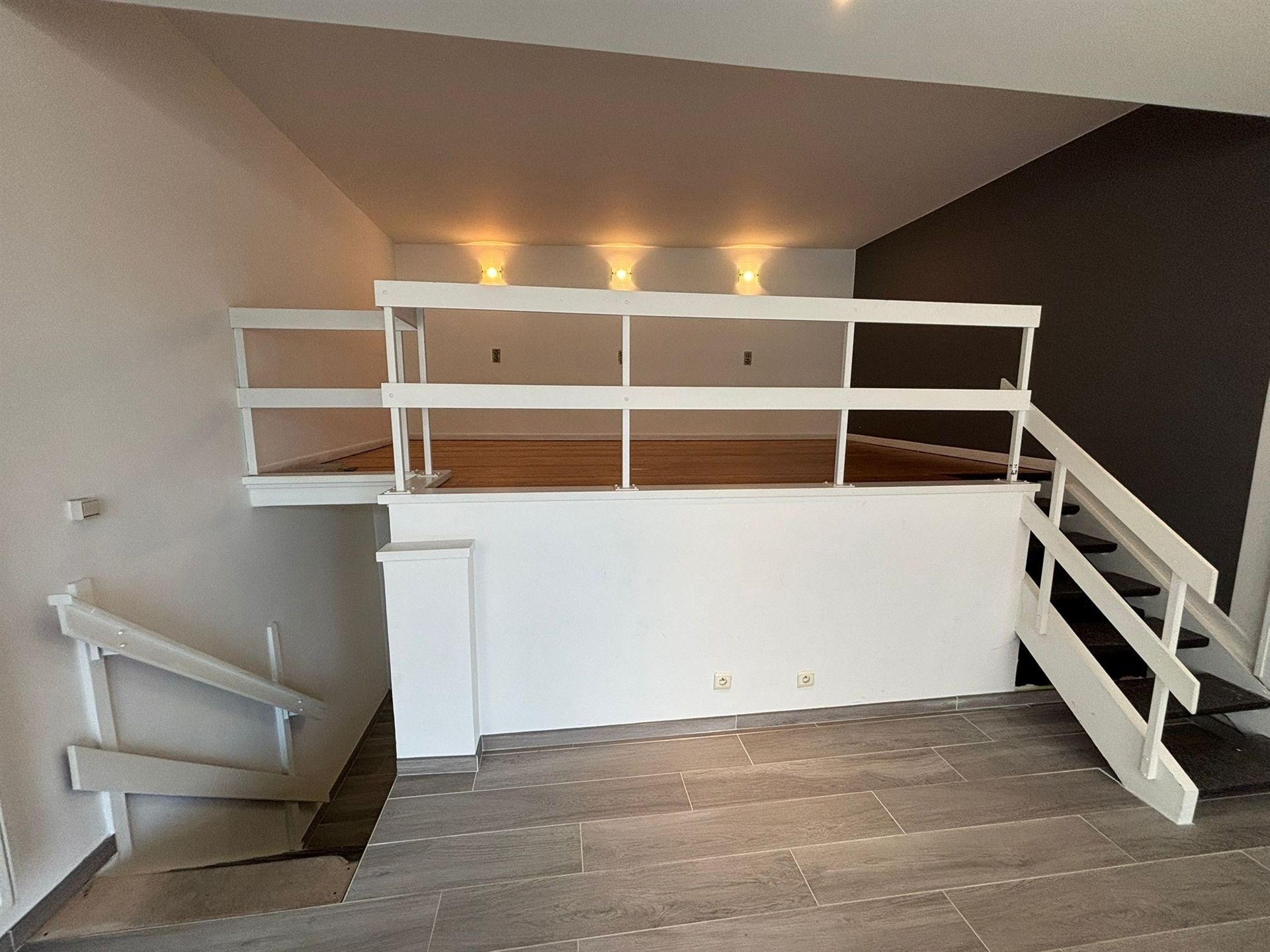 Handelsgelijkvloers in centrum Strombeek foto 3