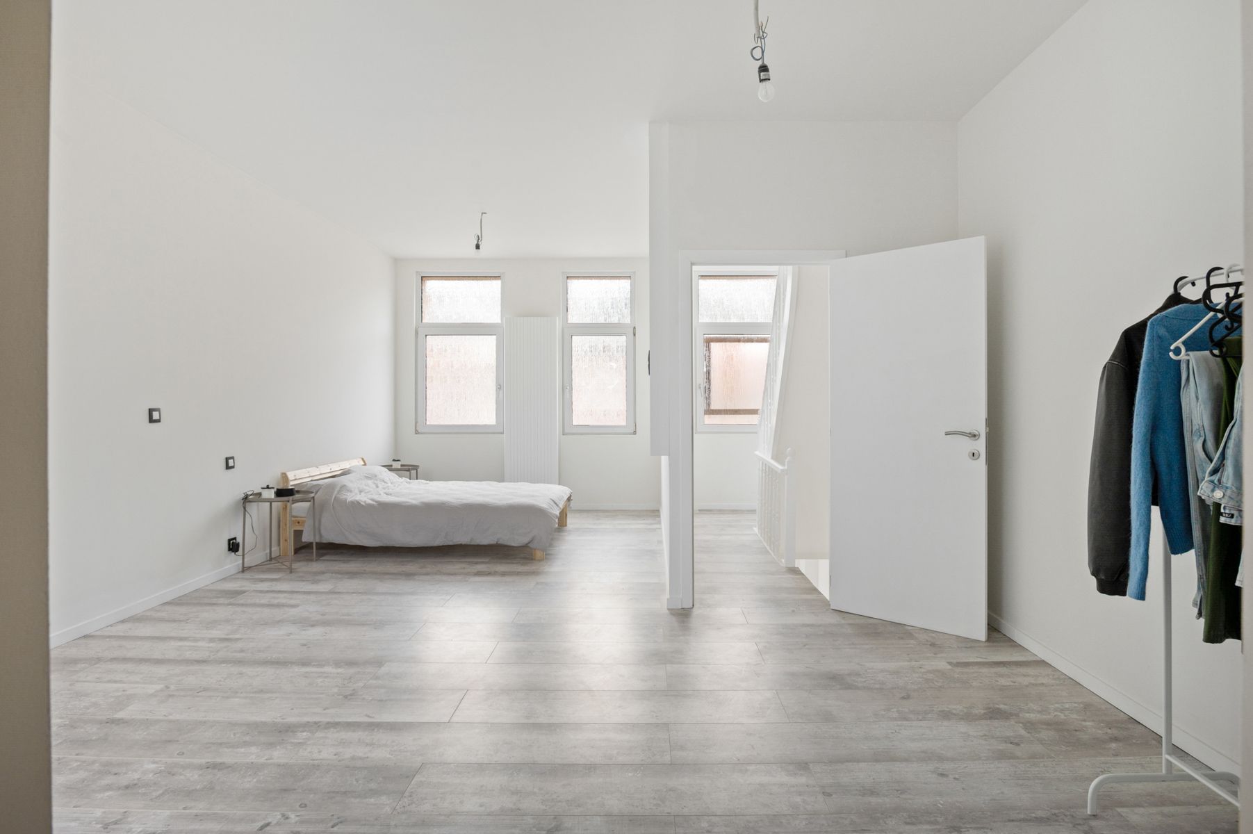 Luxe gerenoveerde woning met 4 slpk en garage foto 11