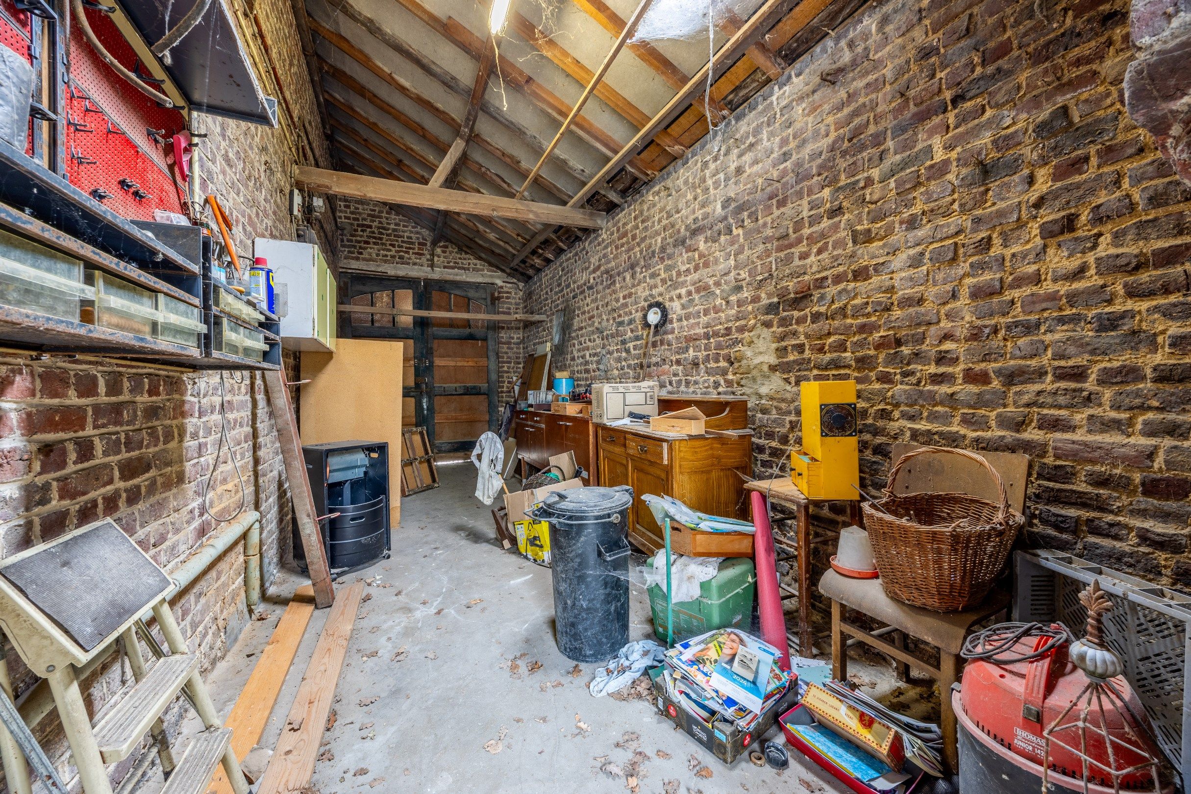 TE RENOVEREN WONING MET TUIN EN GARAGE foto 17