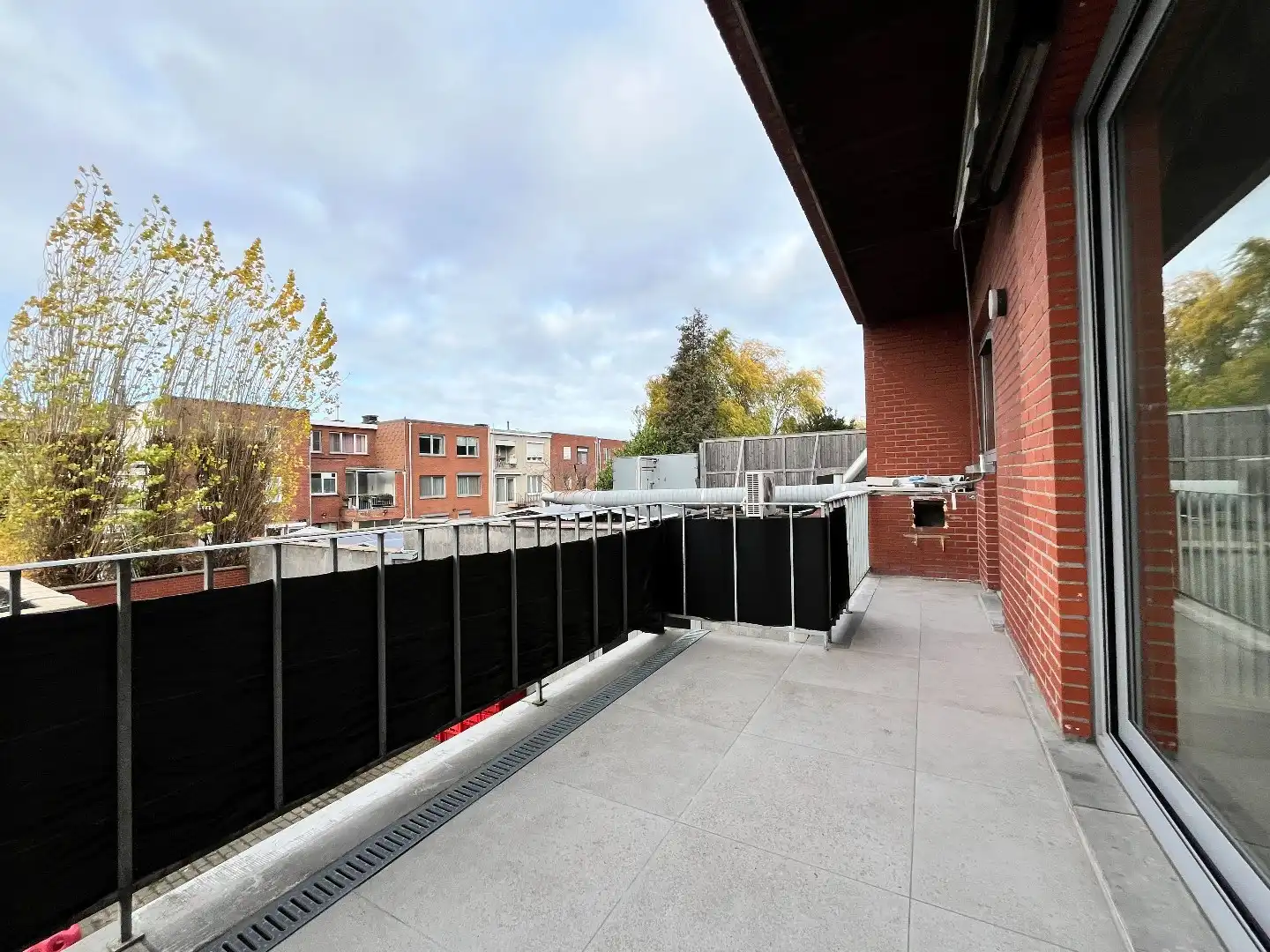 Hedendaags 2 slpk appartement met terras foto 15