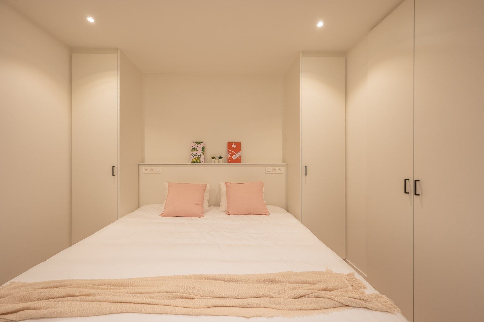 Prachtig gerenoveerd appartement met open panoramische zichten en zeezicht, op het Heldenplein te Heist foto 9