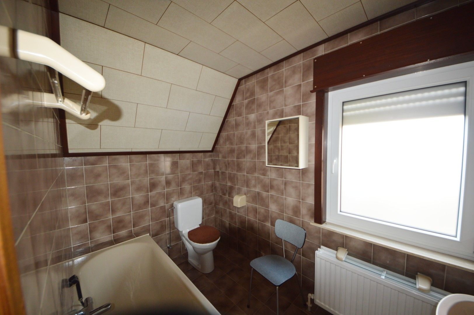 GERENOVEERDE WONING DUBBELE GARAGE EN TUIN foto 25