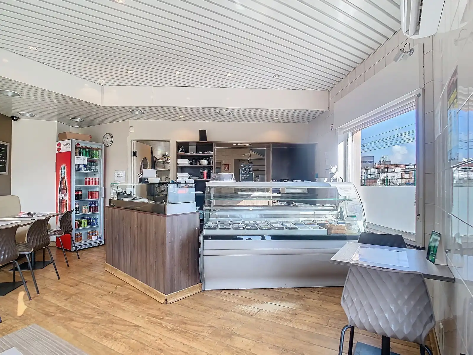 Ruim Handelspand MET 2-SLPK Appartement! foto 2