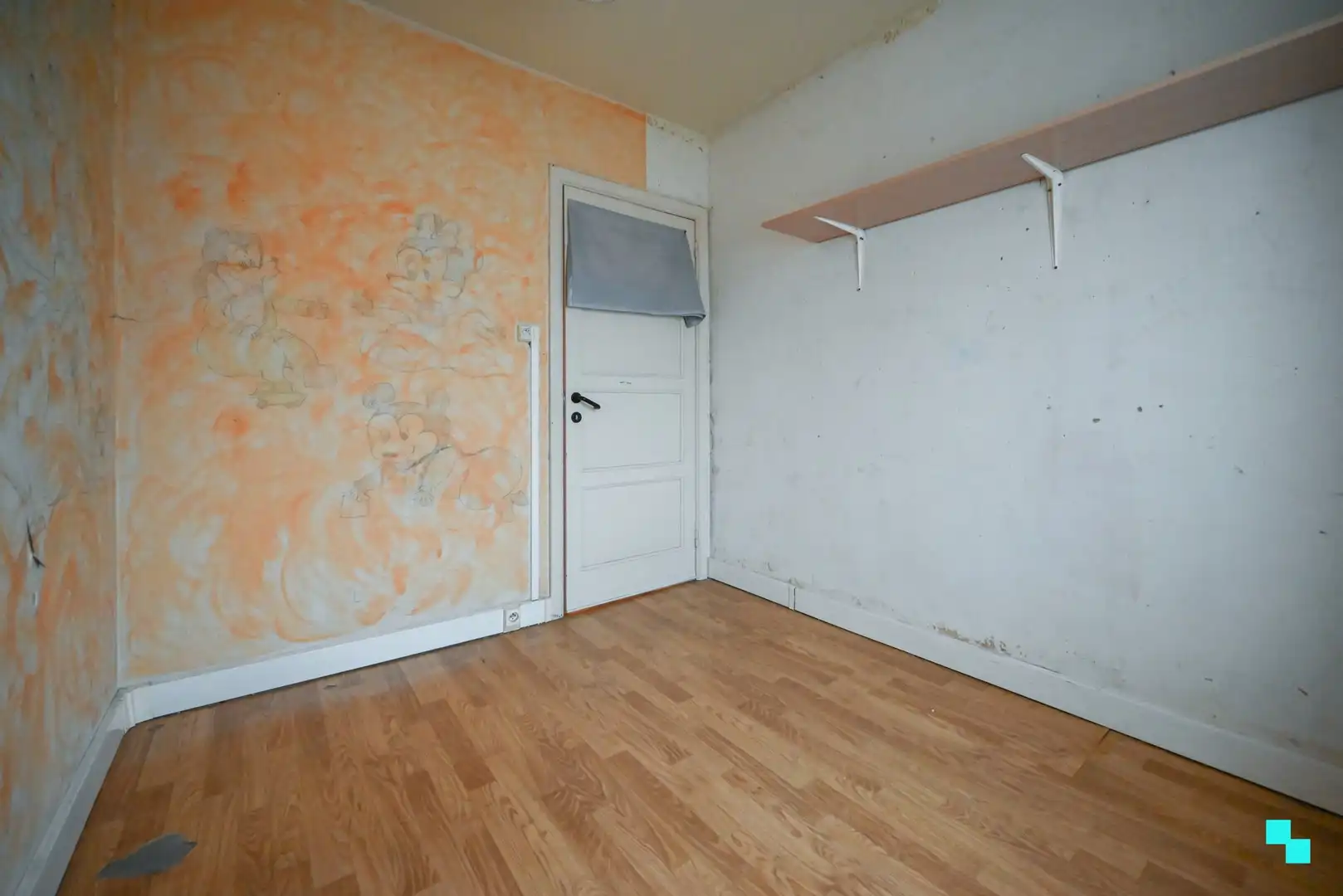 Halfopen bebouwing met garage nabij centrum Izegem foto 19