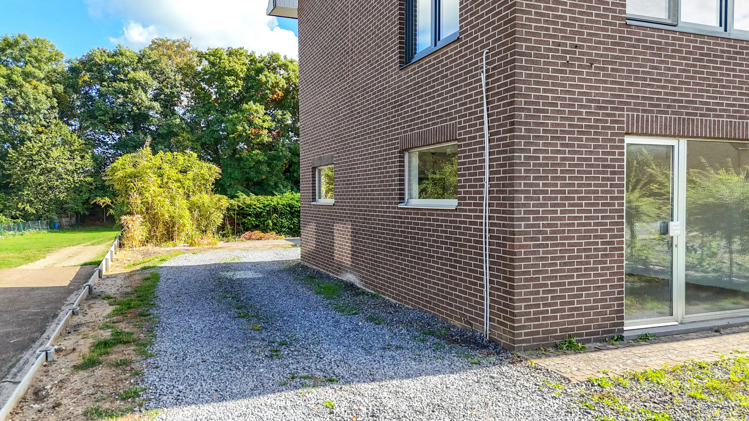 Ruim app. op wandelafstand van het centrum in Houthalen! foto 22