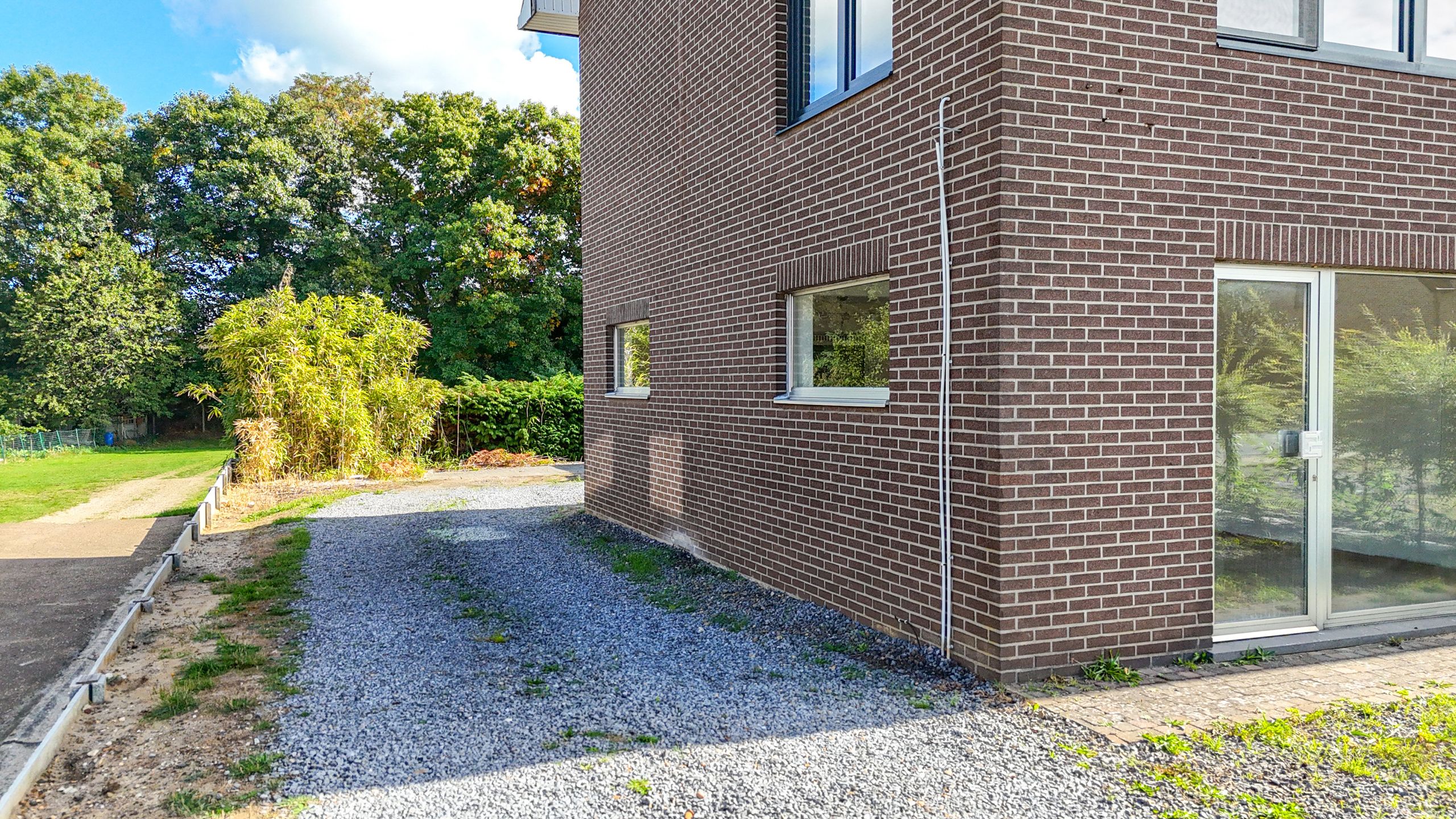 Ruim app. op wandelafstand van het centrum in Houthalen! foto 22