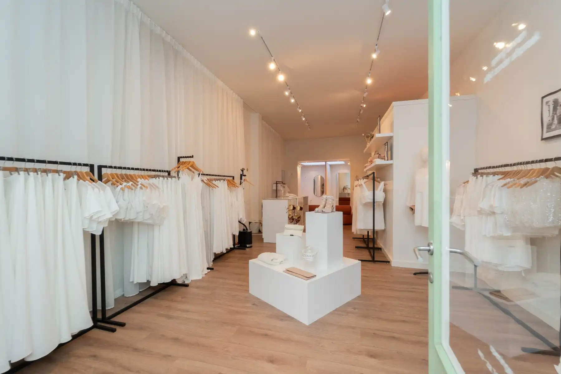 Charmante handelszaak (128 m²) op topligging palend aan de Vrijdagmarkt foto 5